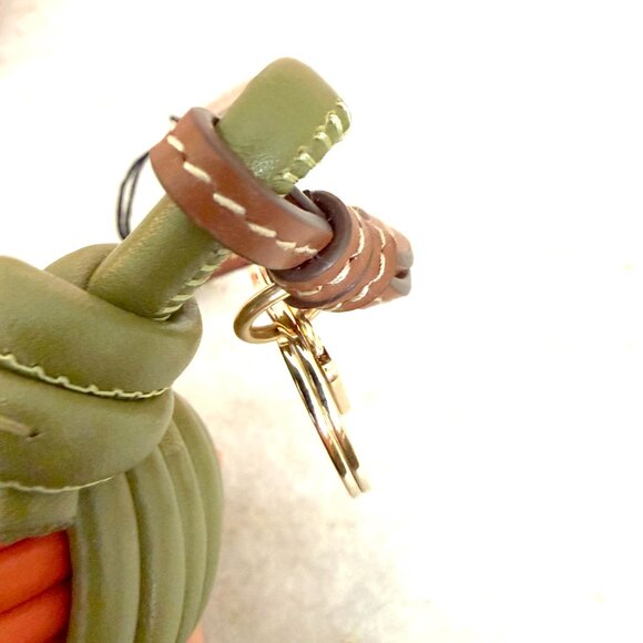 Miu Miu Bag Charm 5TL534 Knot Detail Leather Keychain Trick, orange, green white - Picture 4 of 11